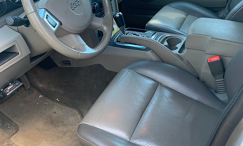 Jeep Grand Cherokee...