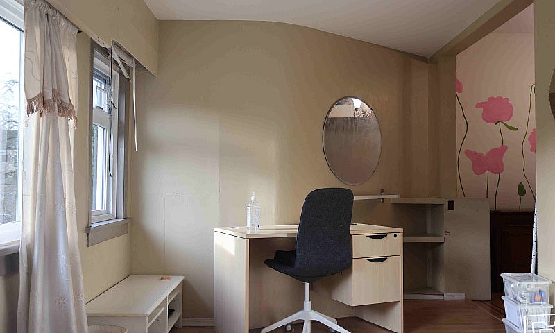 Sunny Studio Availab...