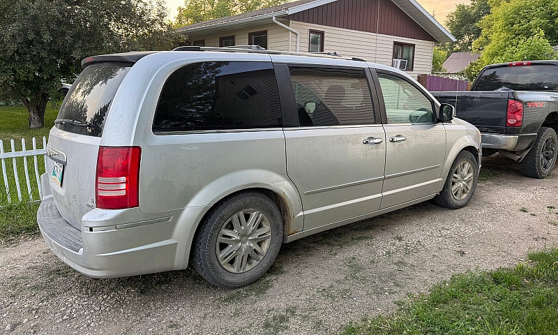  2008 Chrysler Town ...