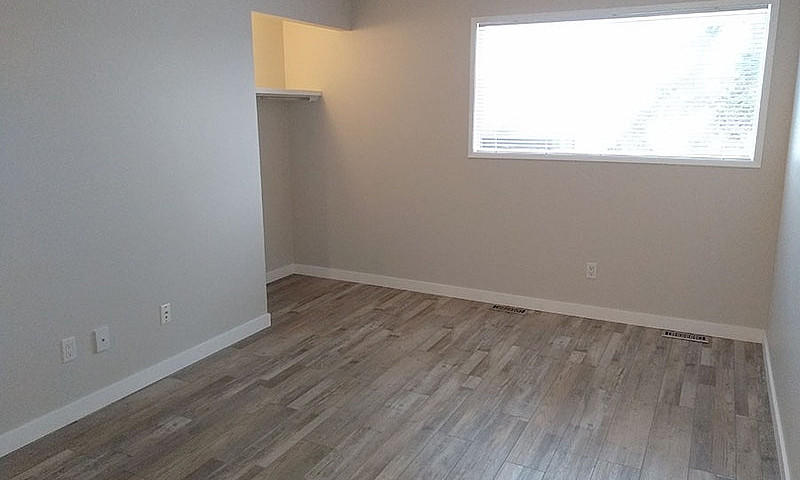 2 Br Clean Condo Ren...