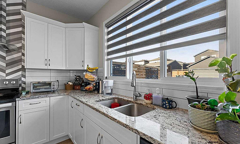Bright & Modern 4-Be...