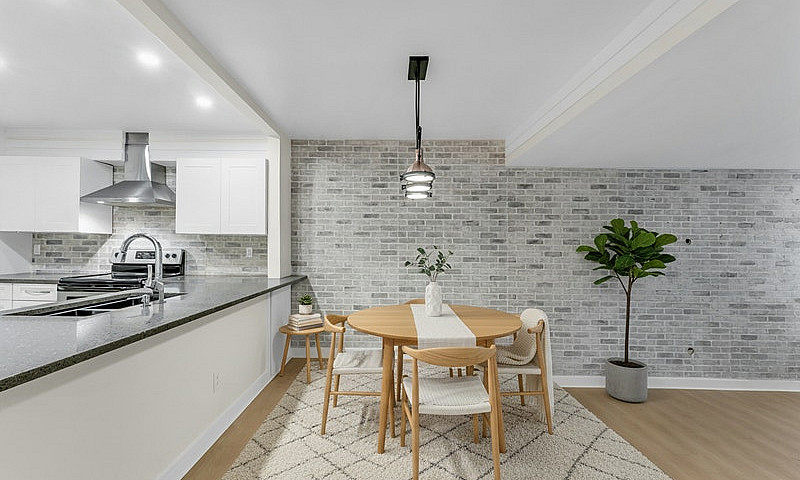 White Rock 2 Bed 2 B...