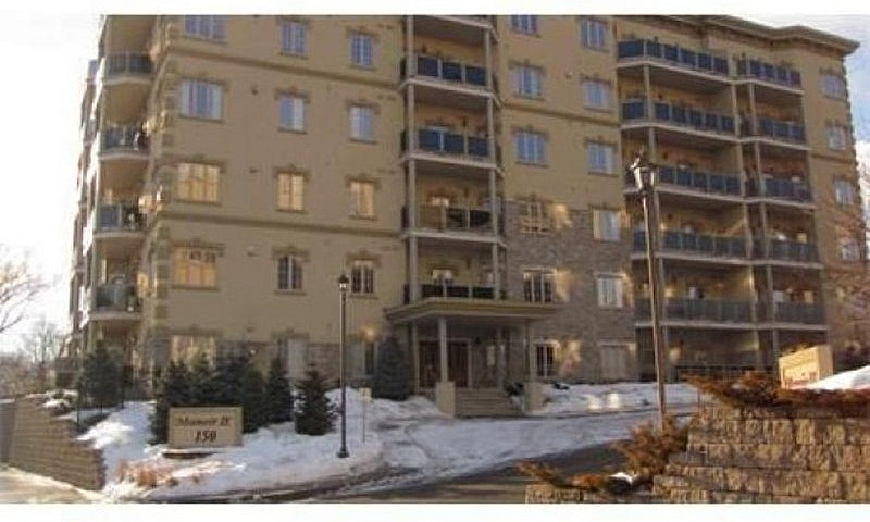 Two Bedrooms Luxurio...