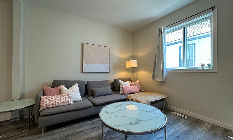 Fully Furnished 3 Be...