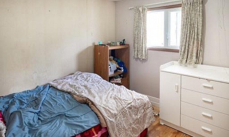 Room For Rent ...