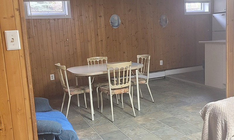 Fully Furnished Larg...