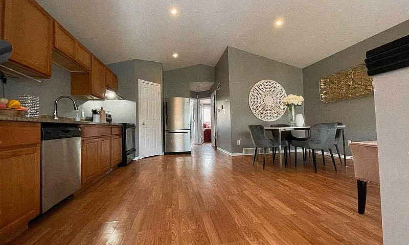 Room For Rent Near R...