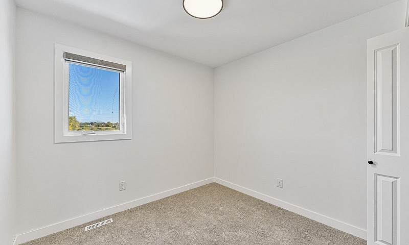 3 Bdrm, 2.5 Bath, Fl...