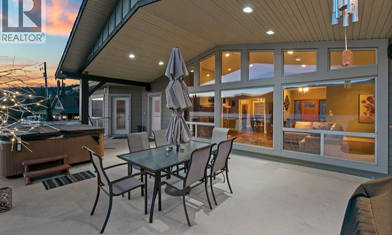 Panoramic Okanagan L...