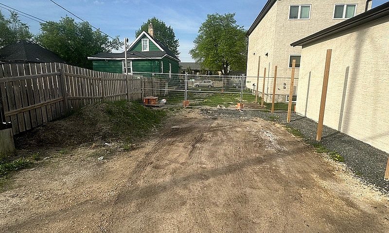 25’ X 103’ Infill Bu...
