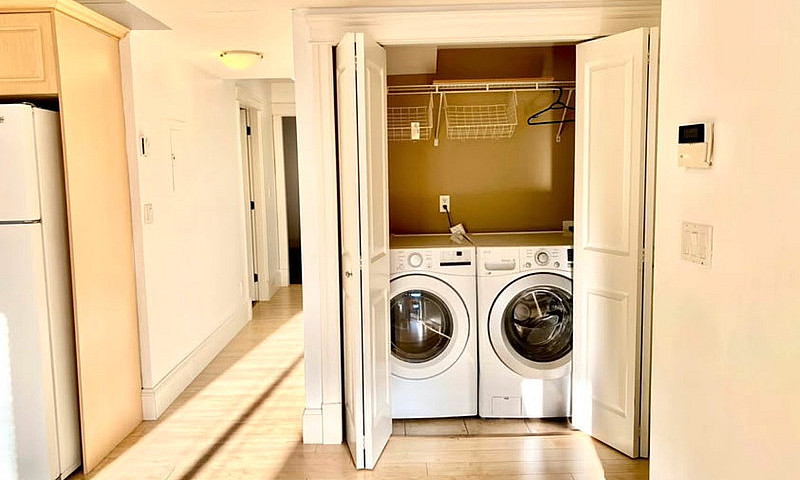 2 Bedroom Suite In W...