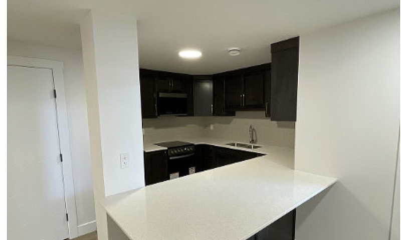 Bright & Modern Bran...