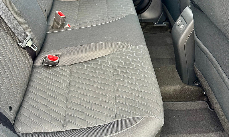 2025 Nissan Kicks Pl...