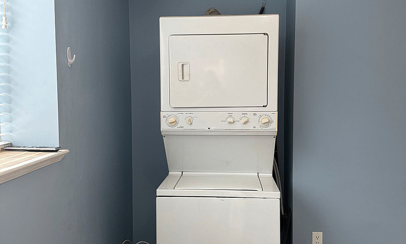 2 Bedroom Basement S...