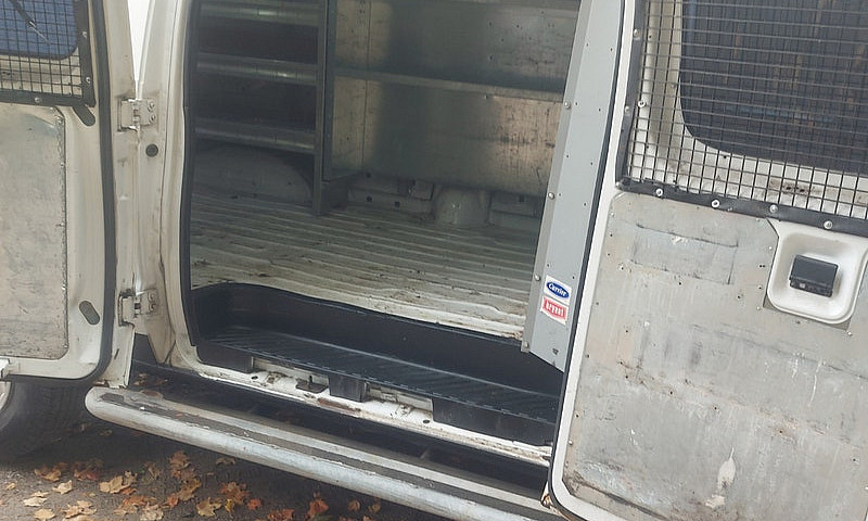 Ford Econoline 250 C...