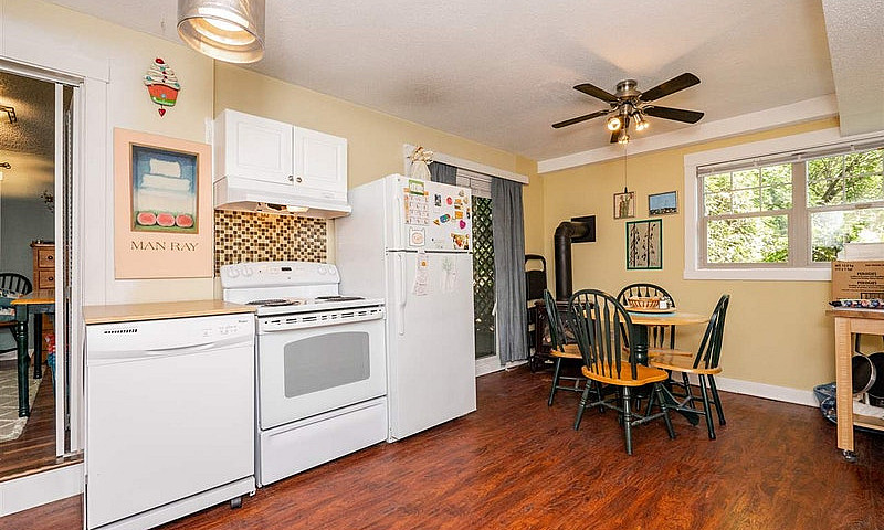 Ground Level, 1 Bed ...