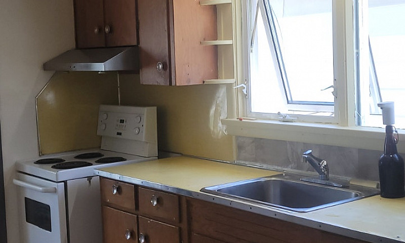 House For Sale: 605 ...