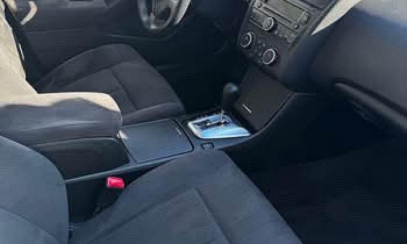 Nisan Altima ...