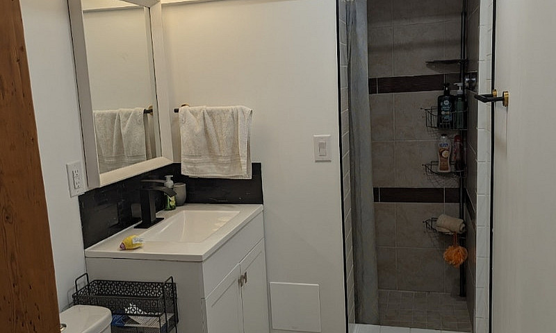 2 Bedroom Basement S...