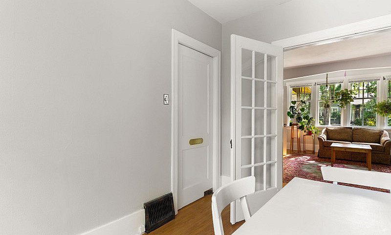 Beautiful 3 Bed/1 Ba...