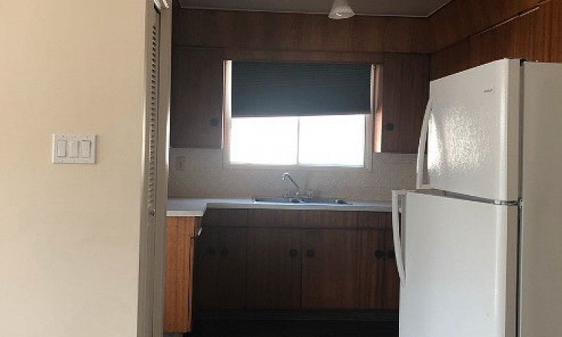 Clean, Spacious Dupl...