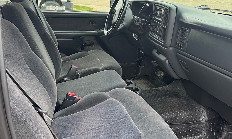 2002 Chevrolet Silve...