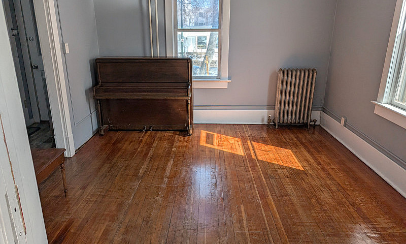 House For Rent In Yo...