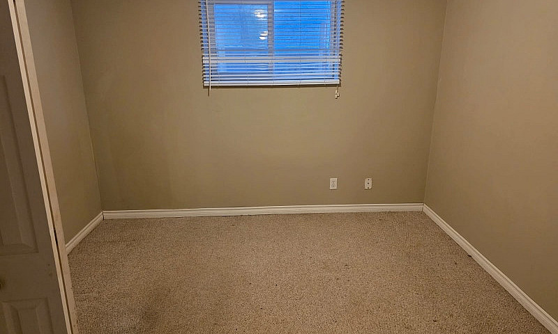 Spacious 1-Bedroom B...