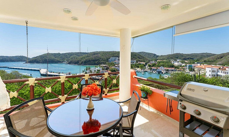 Huatulco,  Mexico. B...