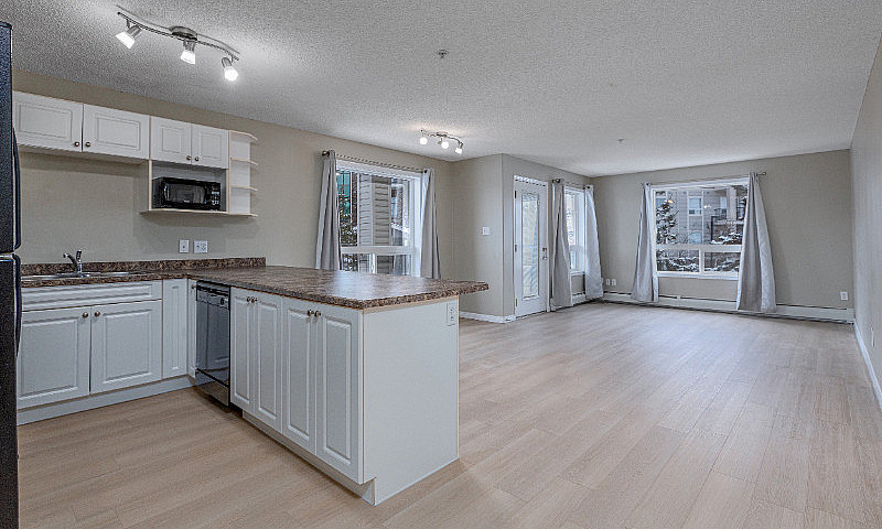 Just Listed - 5204 7...