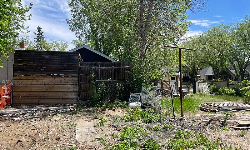 Double Corner Lot In...