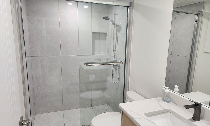 $1600 / 1Br-1Ba Suit...