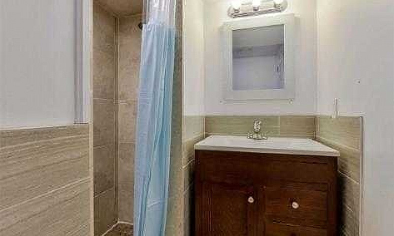 Room For Rent ...
