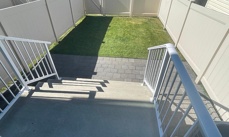 Townhouse For Rent -...
