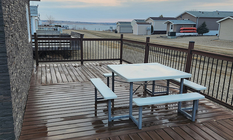 Lakeside Living At L...