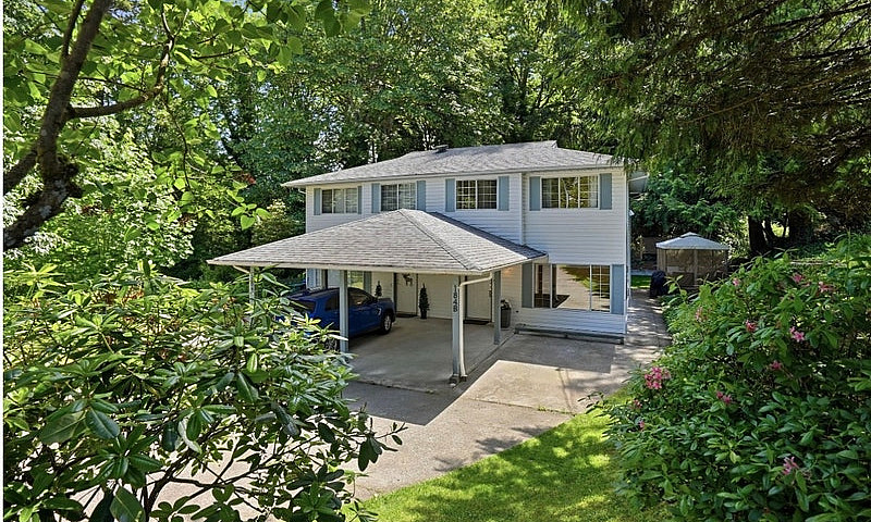 Duplex With Large Ya...