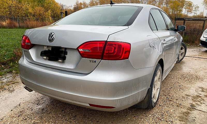 2012 Volkswagen Jett...