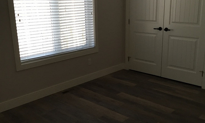 Acreage Home For Ren...