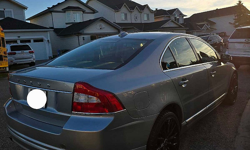 2010 Volvo S80 T6...