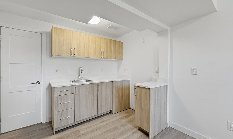 Bright & New 1 Bed +...