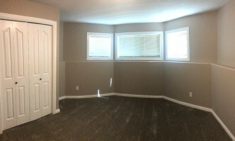 2 Bdrm Legal Basemen...
