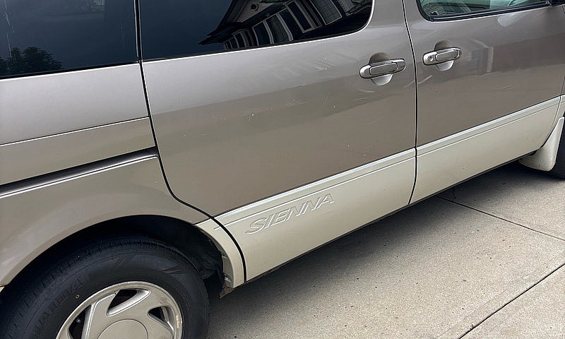 1999 Toyota Sienna...