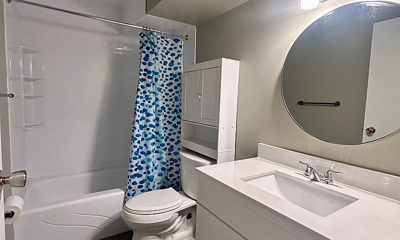 2 Bed, 1 Bath Baseme...