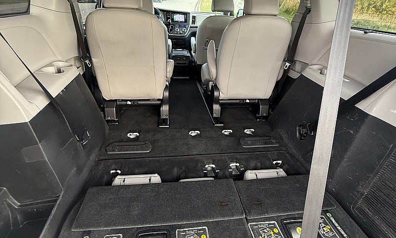 2015 Toyota Sienna L...