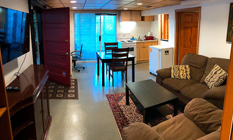 Cozy Furnished 1 Bed...