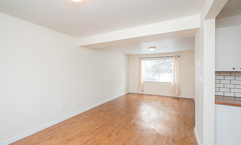 Stunning Townhouse W...