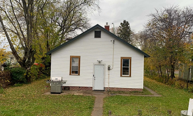 843 13 Street West...