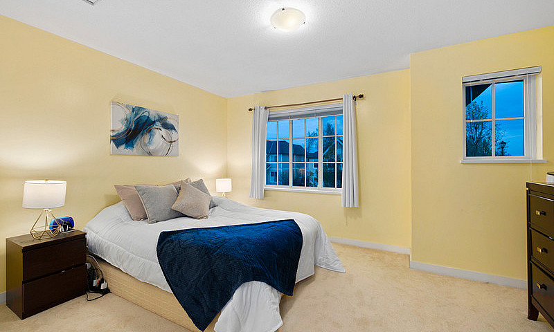  Hot Listing! 2 Bed ...