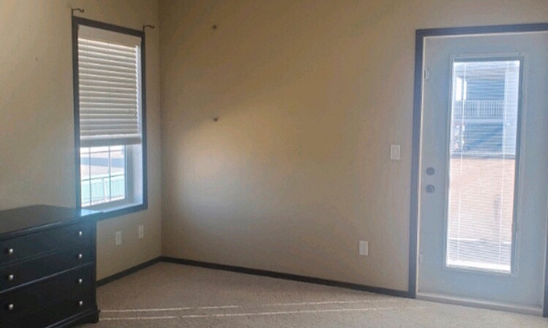 Top Floor Condo For ...