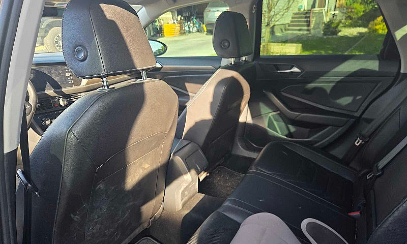 2019 Volkswagen Jett...